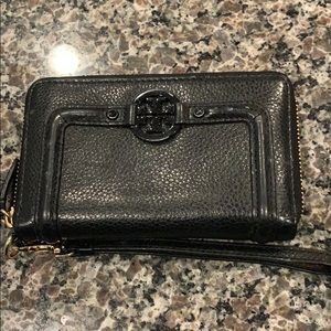 Tory burch clutch black